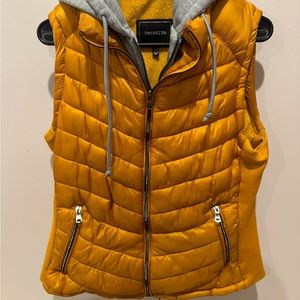 Snobbish brand vest